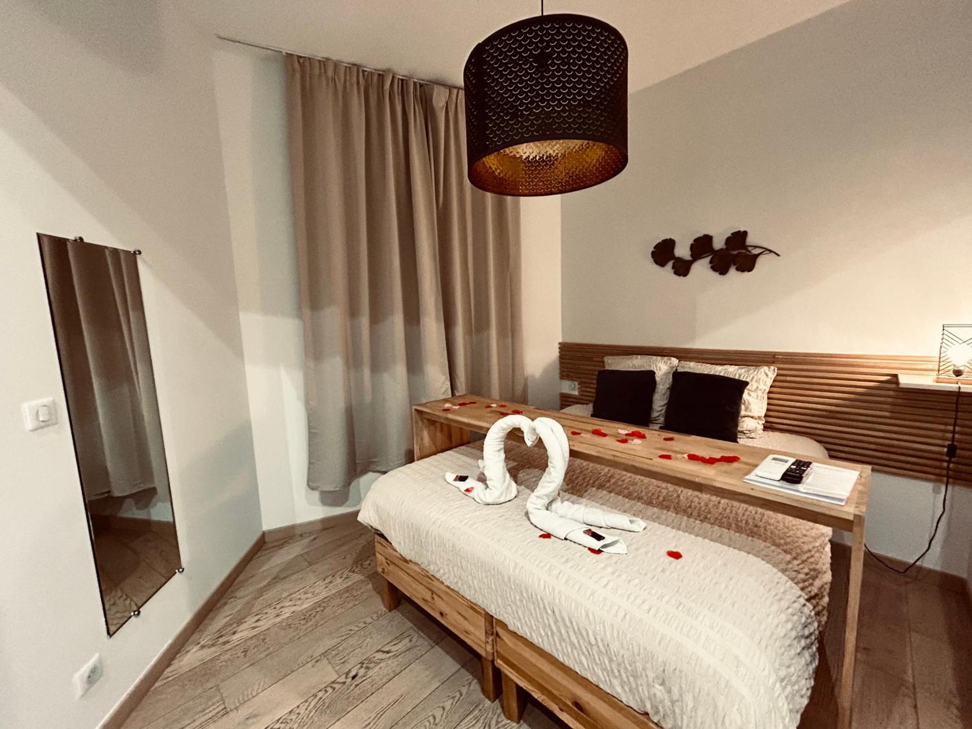 Mieuxqualhotel Jacuzzi Privatif La Parenthese Bordeaux Eksteriør billede